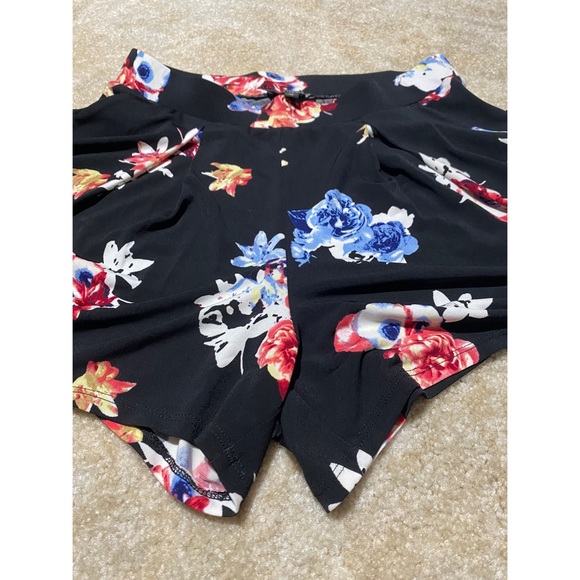Express pull-on floral shorts XS - Picture 3 of 7